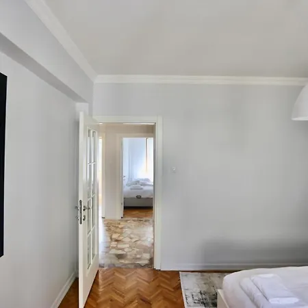 Very Close To Luxury Shopping Streets Apartmán